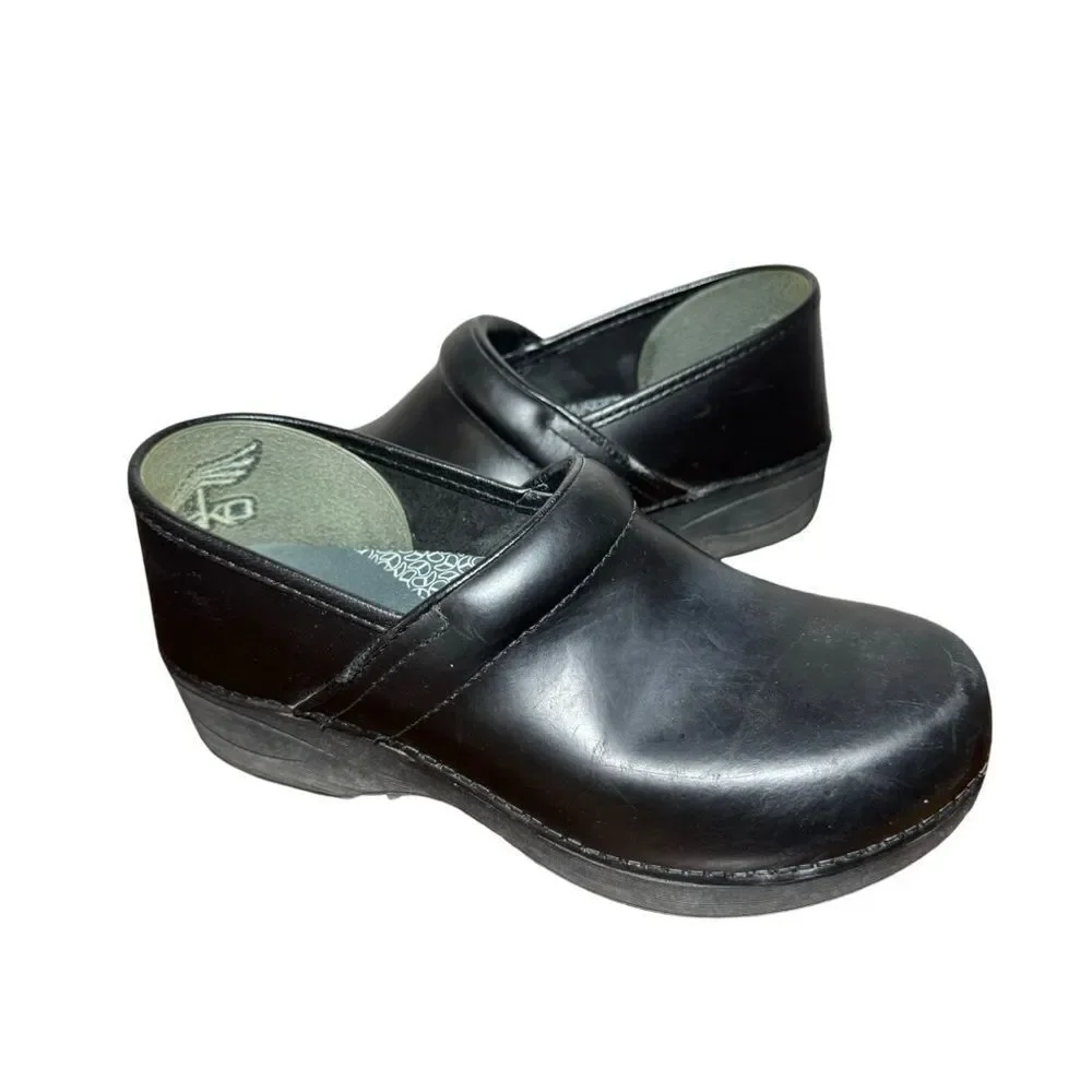 Dansko Women’s XP 2.0, Black Pull On Clogs, Size EUR 40, US 9.5-10M